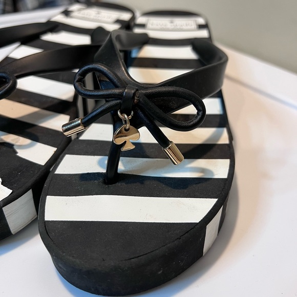 KATE SPADE Rhett Platform Wedge Sandals Black White Stripes Flip Flops Size 7 - Picture 1 of 6